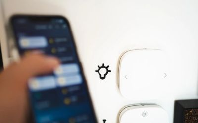 Lampu otomatis dalam smart home.