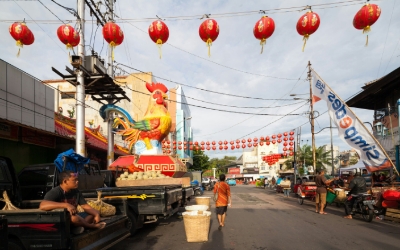 Pasar Hardjonagoro di Kota Solo (unsplash.com)