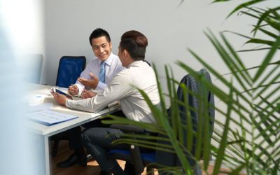 Fungsi mentor untuk pengarahan karier seorang agen properti.