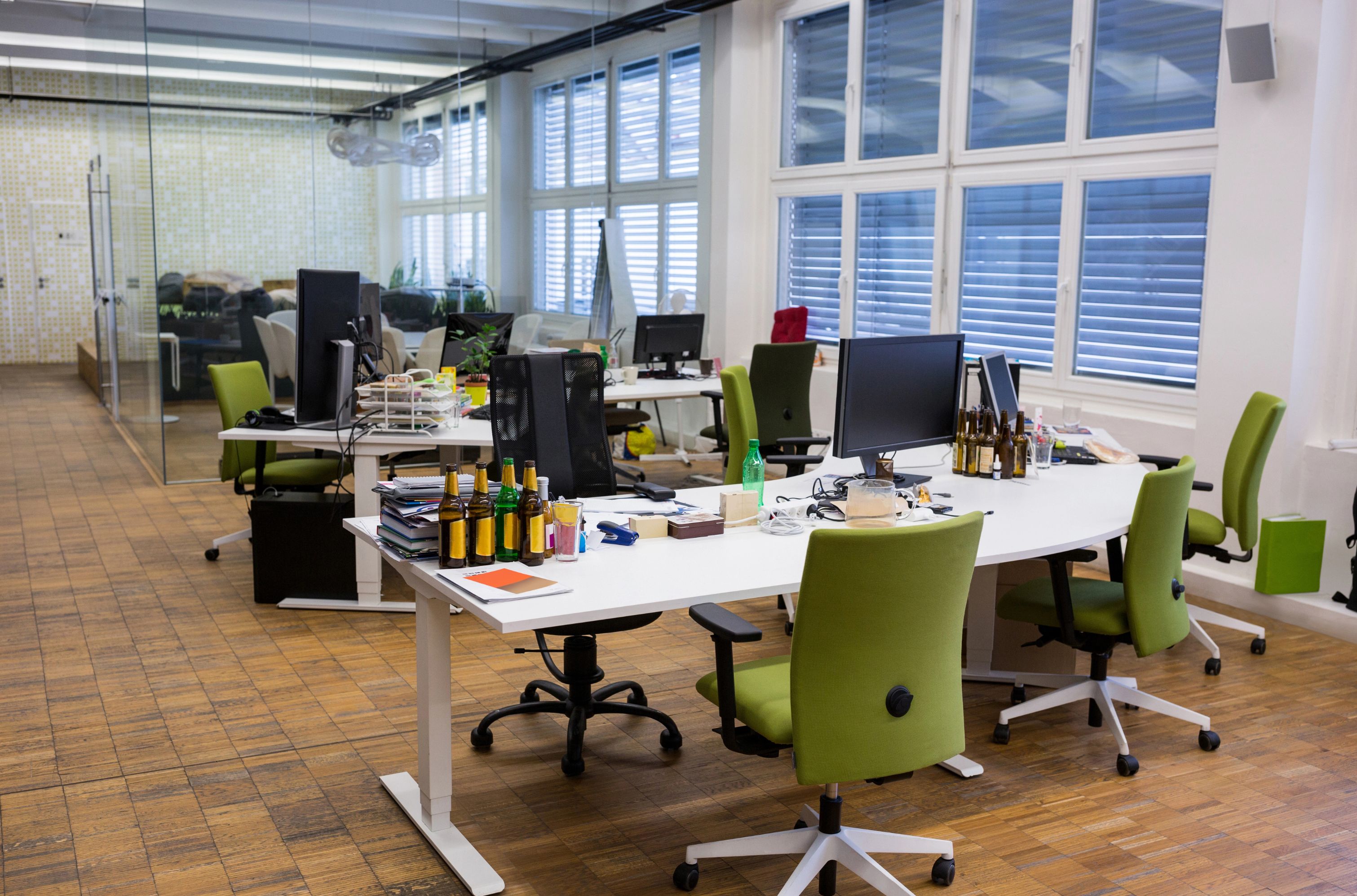Meja Kerja yang Tepat untuk Ruang Kantor Modern