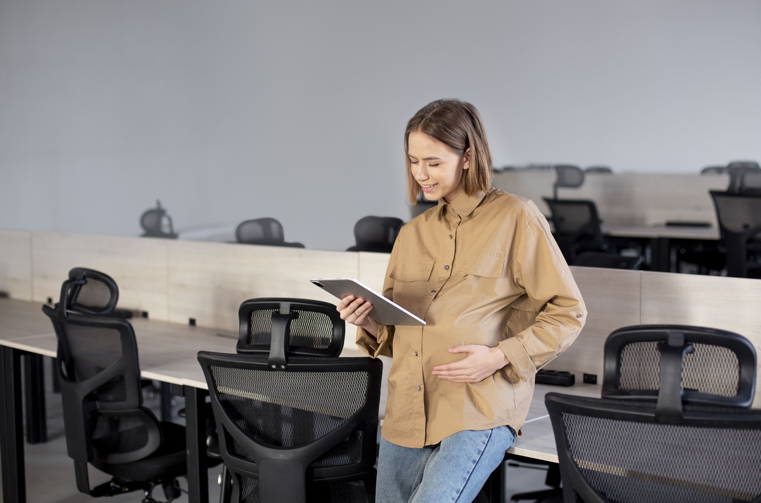 Tips Menata Ruang Kantor Minimalis di Ruko dengan Kursi Ergonomis