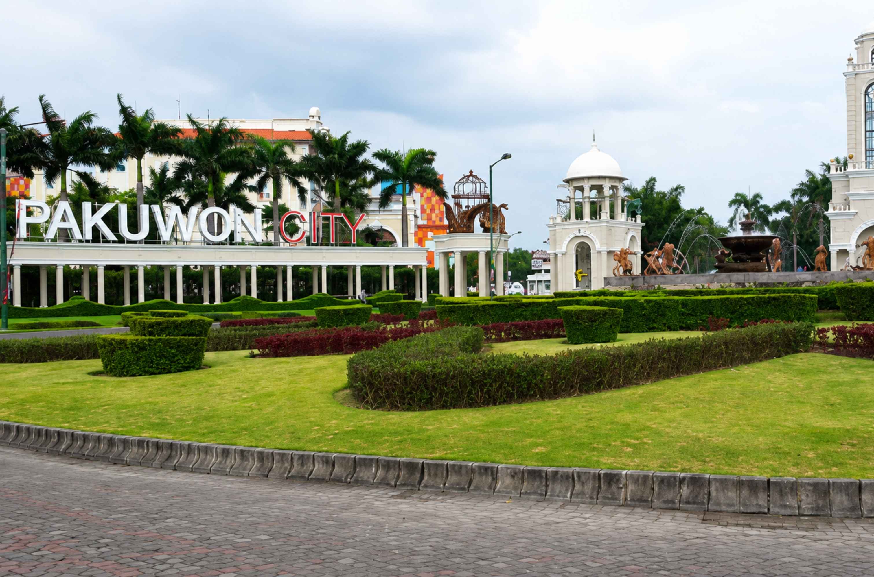 Main Gate Pakuwon City (pakuwoncity.com)