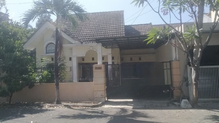 Dijual Rumah Asri Layak Huni Kawasan Puri Lidah Kulon Indah Surabaya Barat - Image 1