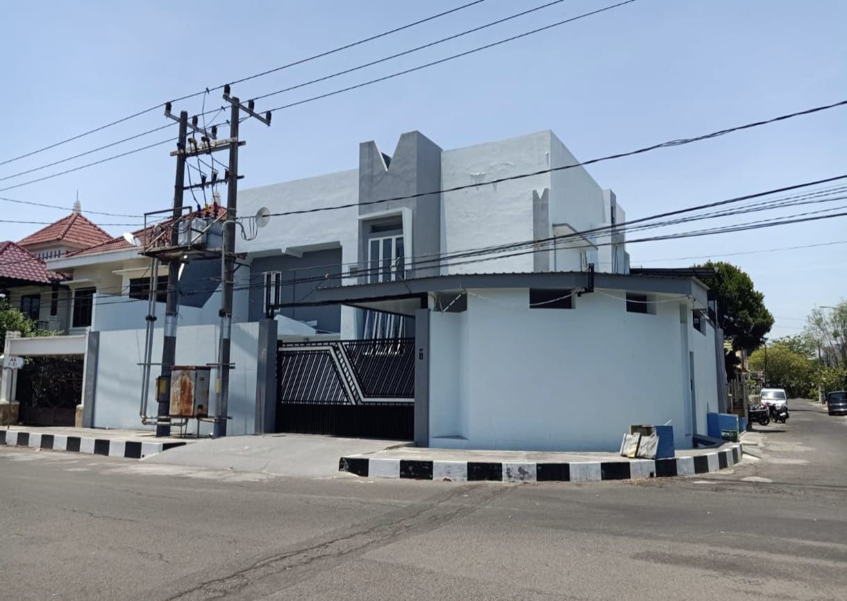 Dijual Rumah Mewah Lokasi Strategis di Nginden Surabaya Timur - Image 1