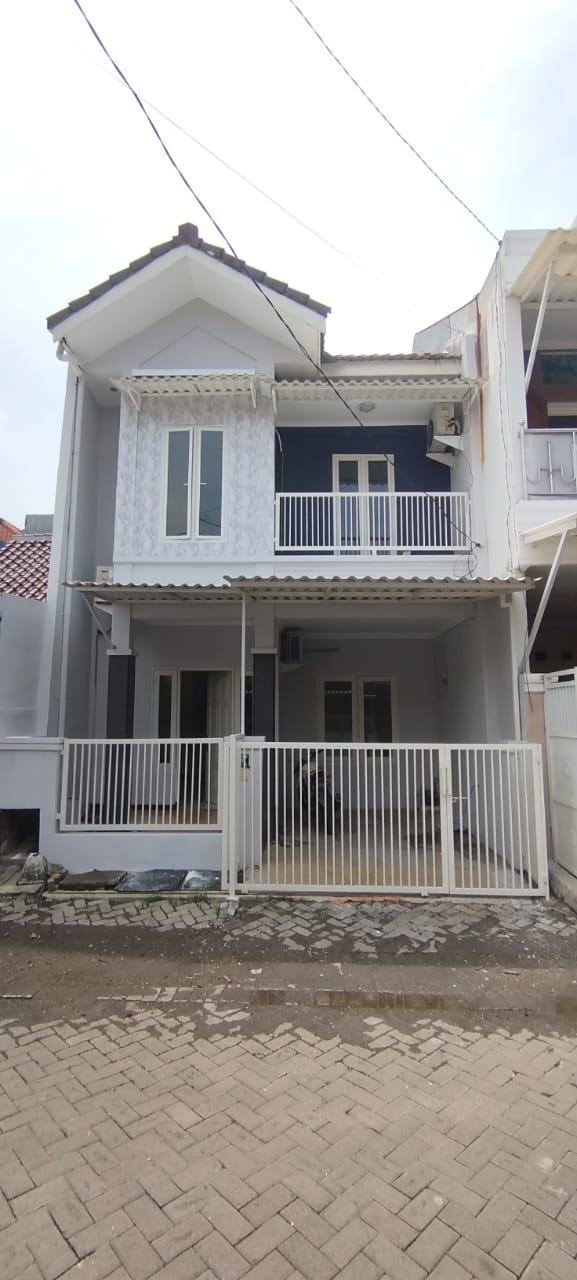Dijual Rumah 2 Lantai Strategis di Purimas Surabaya Timur - Image 1
