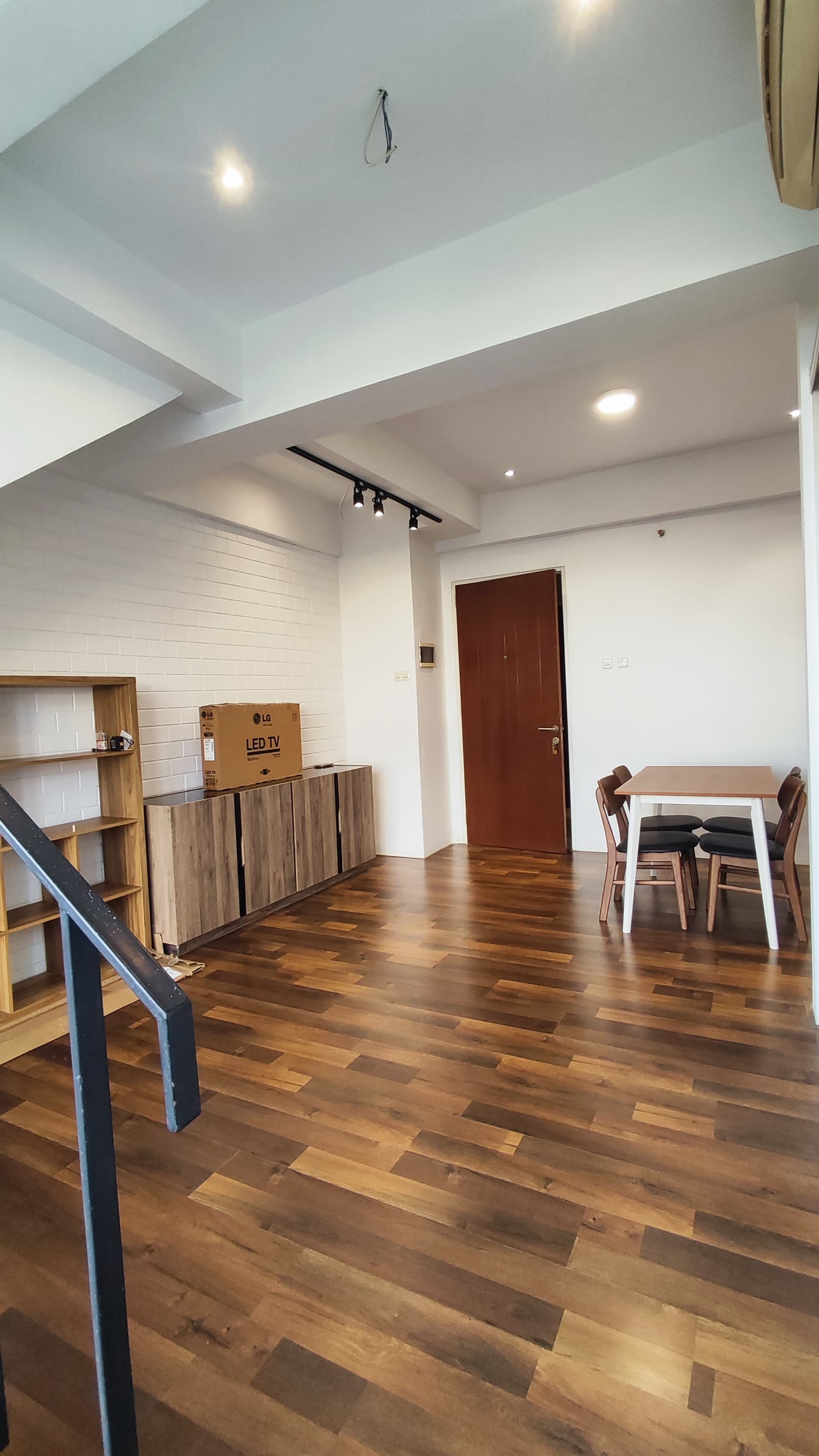 Dijual/disewakan Apartemen Full Furnished Royal Cityloft Surabaya Barat - Image 1
