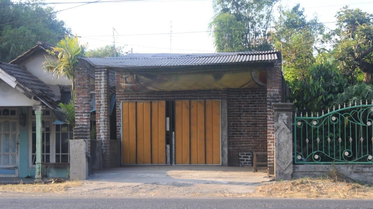 Dijual Cepat Rumah Luas dan Menarik di Raya Jasem Mojokerto - Image 1