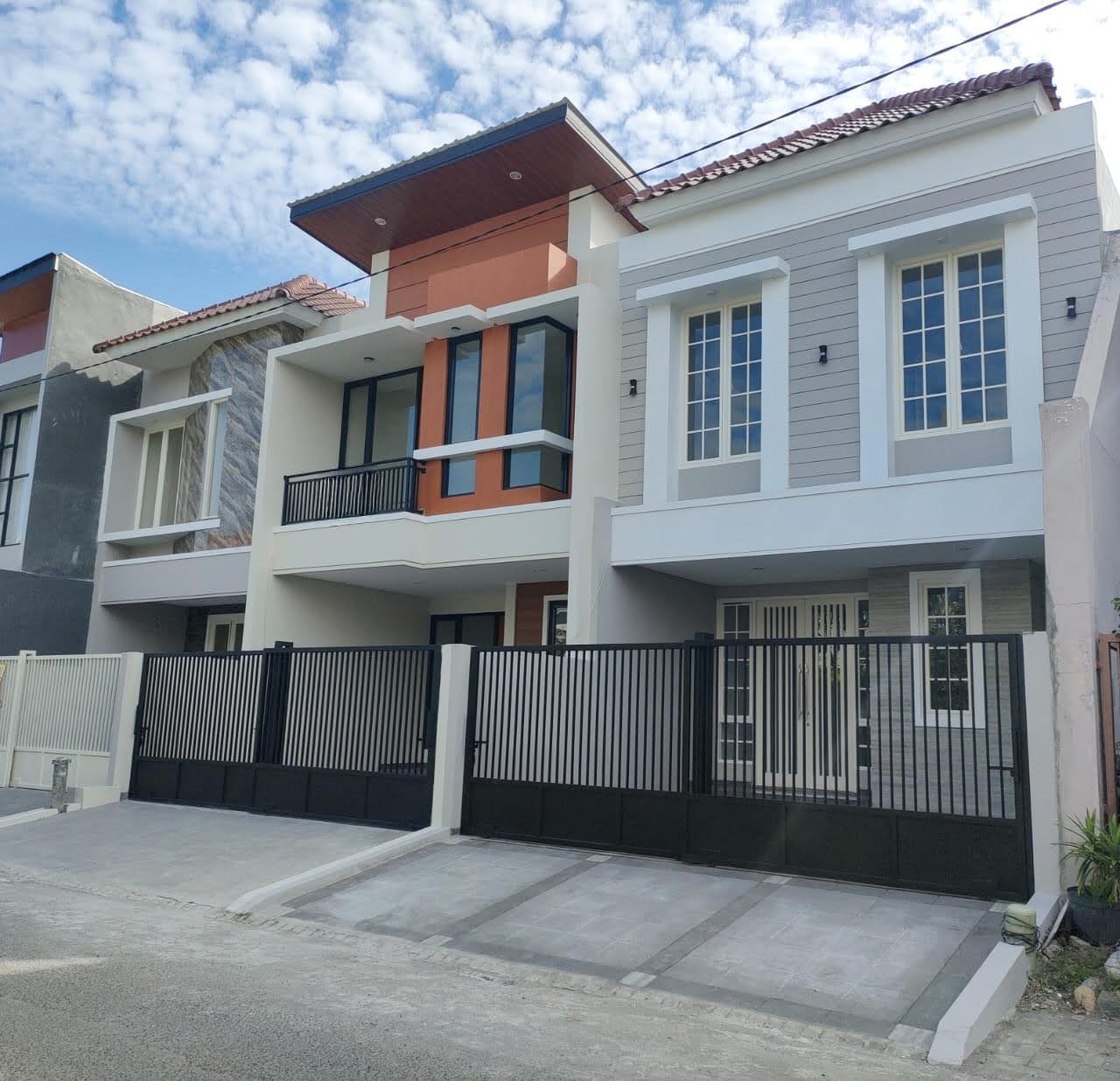 Dijual Rumah di Pantai Mentari Cluster Pacific Regency Surabaya Utara - Image 1
