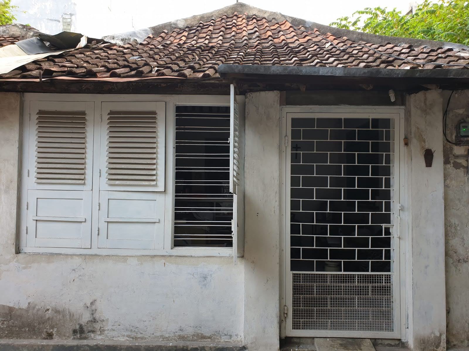 Dijual Rumah Hitung Tanah di Kalianyar Surabaya Pusat - Image 1