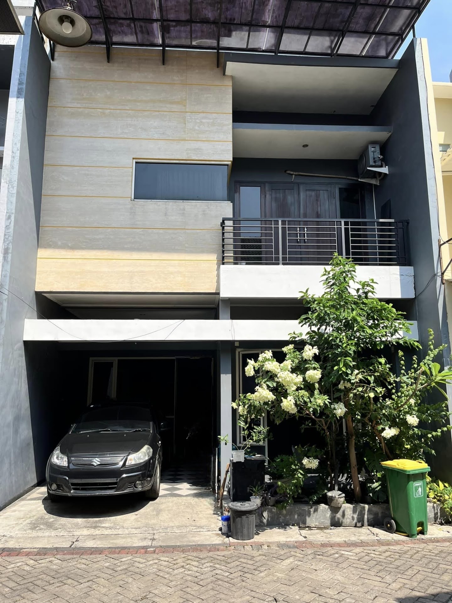 Dijual Rumah Siap Huni Strategis di Urban Mansion Surabaya Timur - Image 1