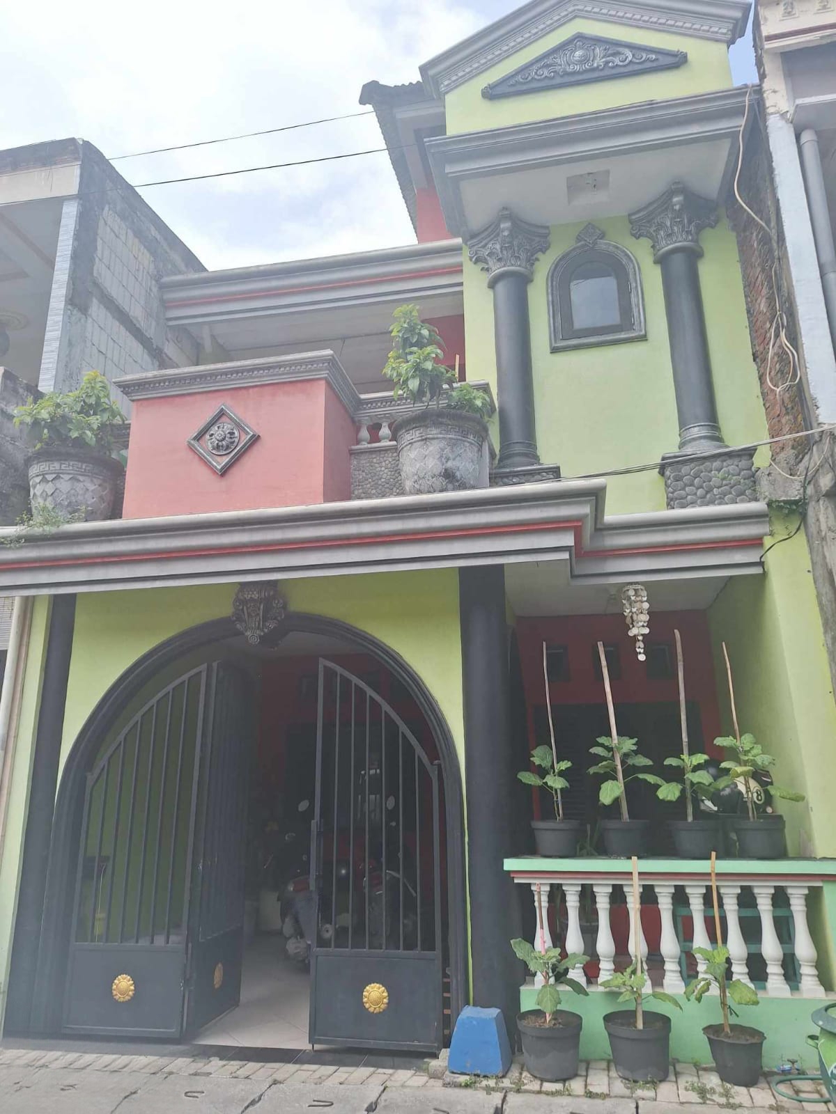 Dijual Rumah Bagus di Kuwukan Lapangan Surabaya Barat - Image 1