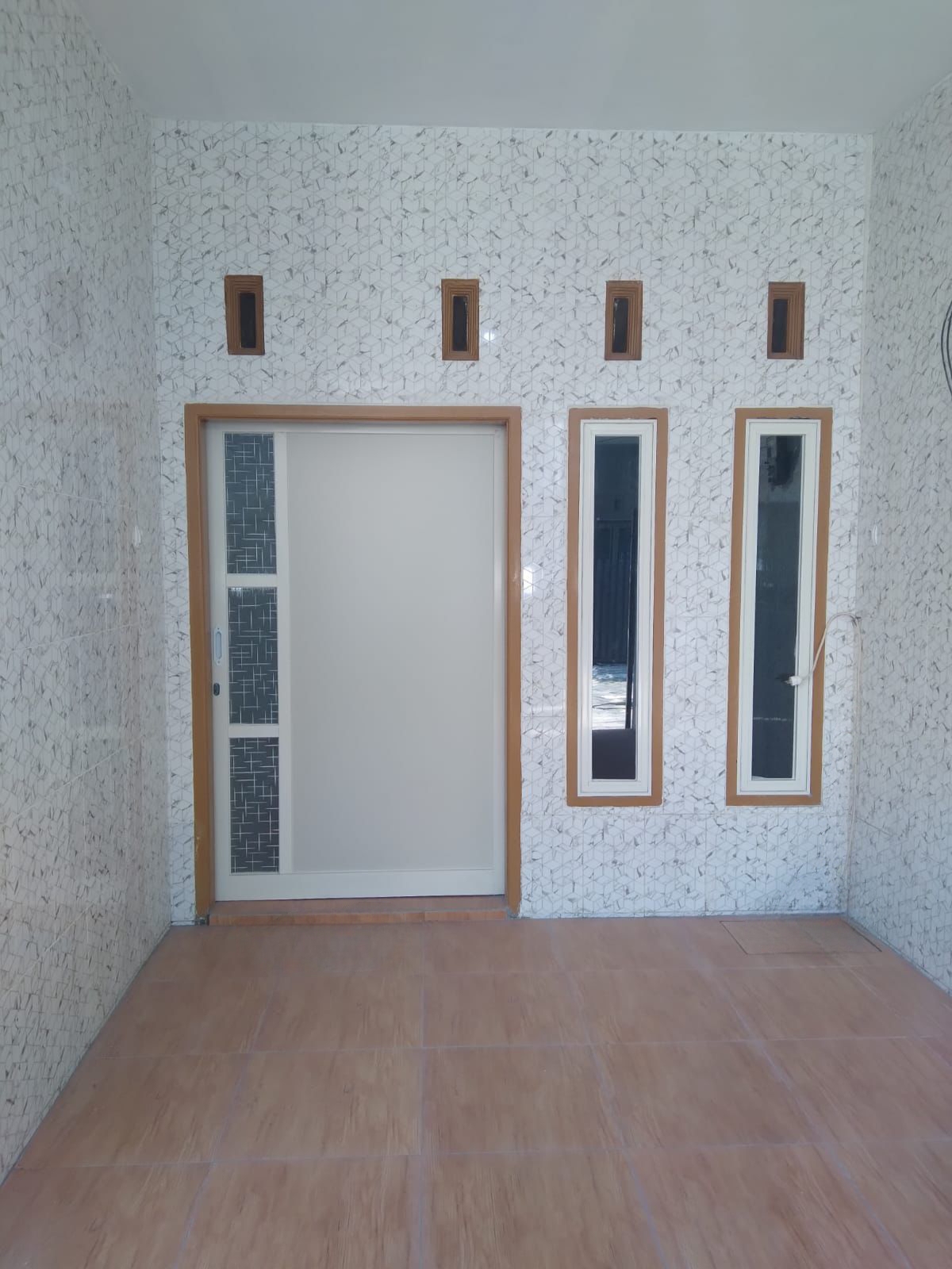 Dijual Cepat Rumah Siap Huni Lokasi Taman Gunung Anyar Surabaya Timur - Image 1