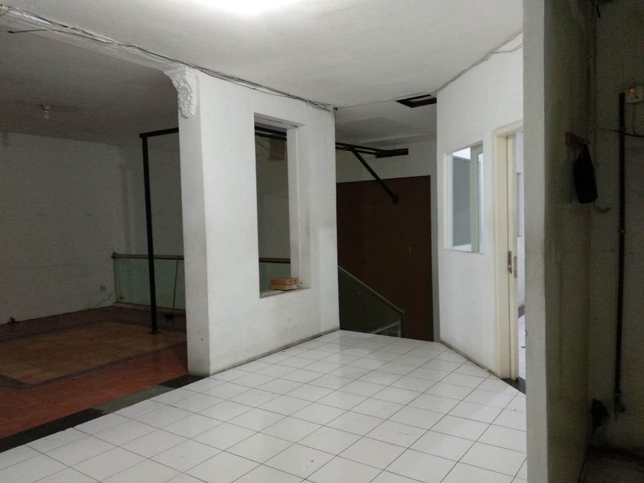 Disewakan Ruko Strategis di Ngagel Jaya Selatan Surabaya Timur - Thumbnail 2