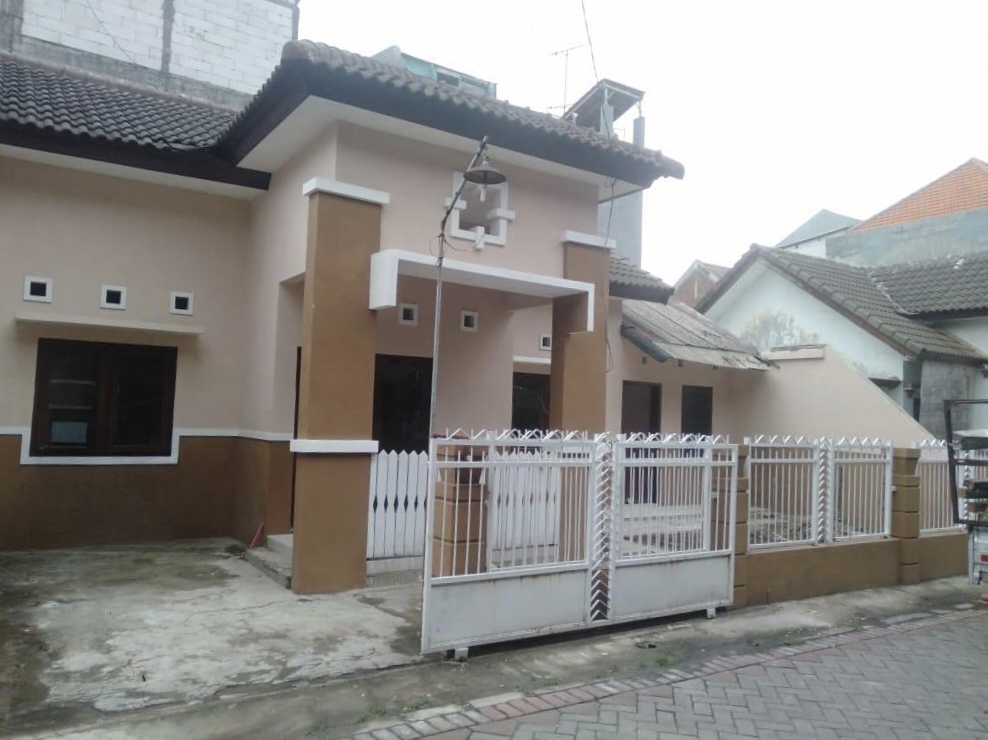 Dijual Rumah Siap Huni Strategis Area Jambangan Surabaya Selatan - Image 1