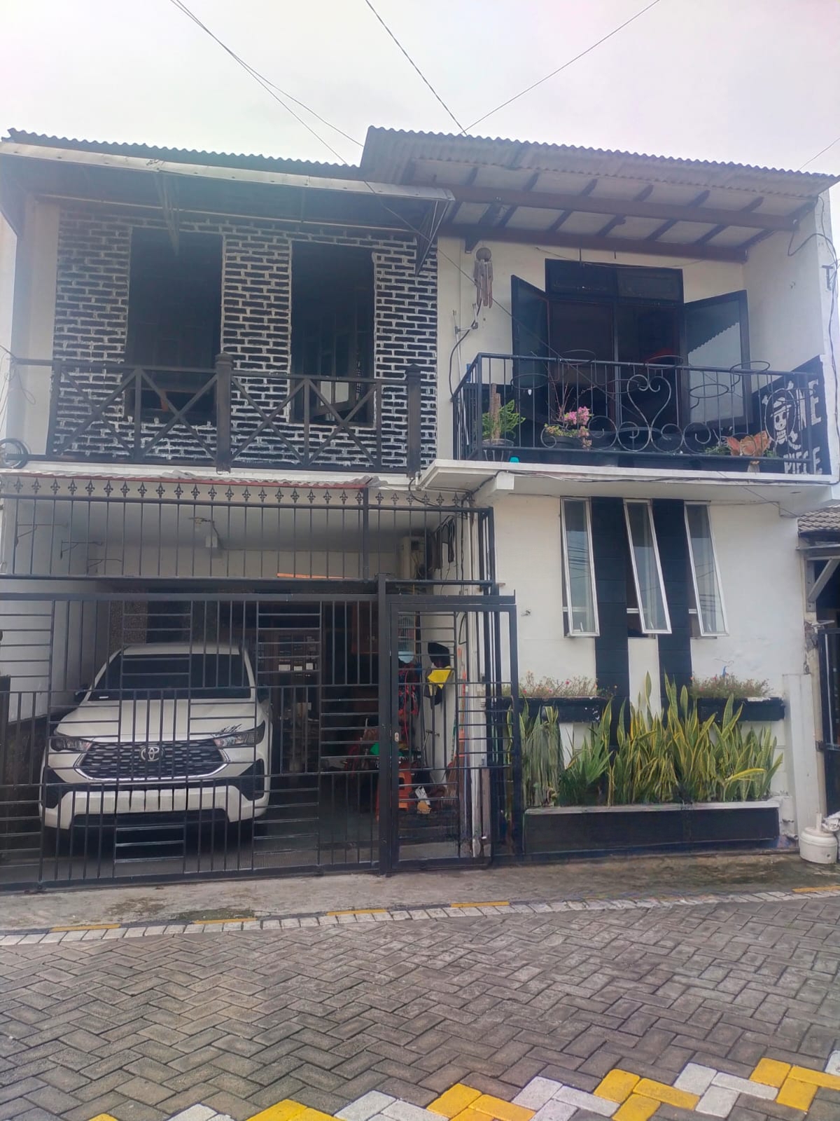 Dijual Cepat Rumah Nyaman dan Murah di Wisma Lidah Kulon, Surabaya Barat - Image 1