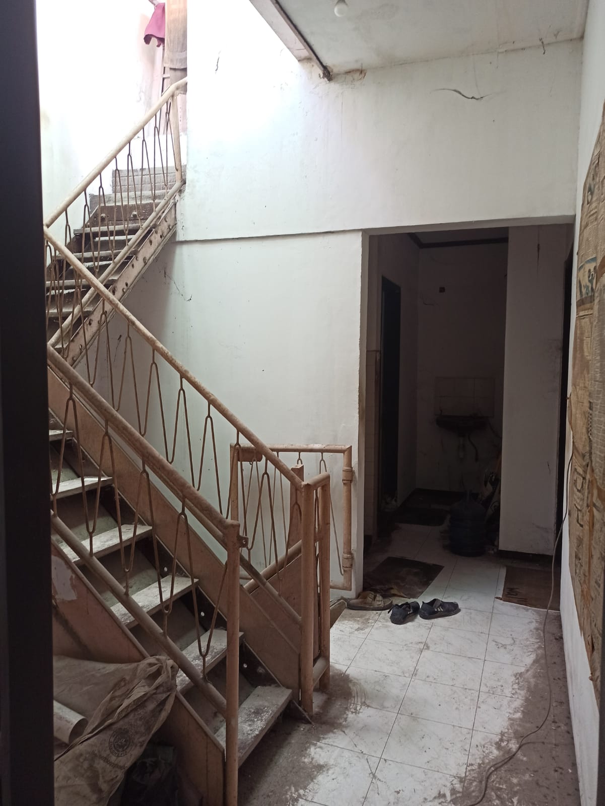 Dijual Gudang Bagus Minimalis Wilayah Kertopaten Surabaya Pusat - Image 1