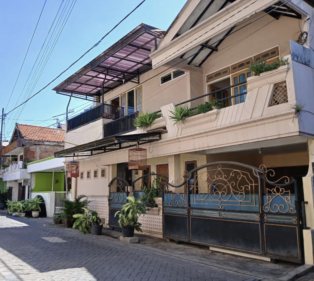 Rumah Kos Aktif Dijual Cepat Lokasi Gubeng Surabaya Timur - Image 1