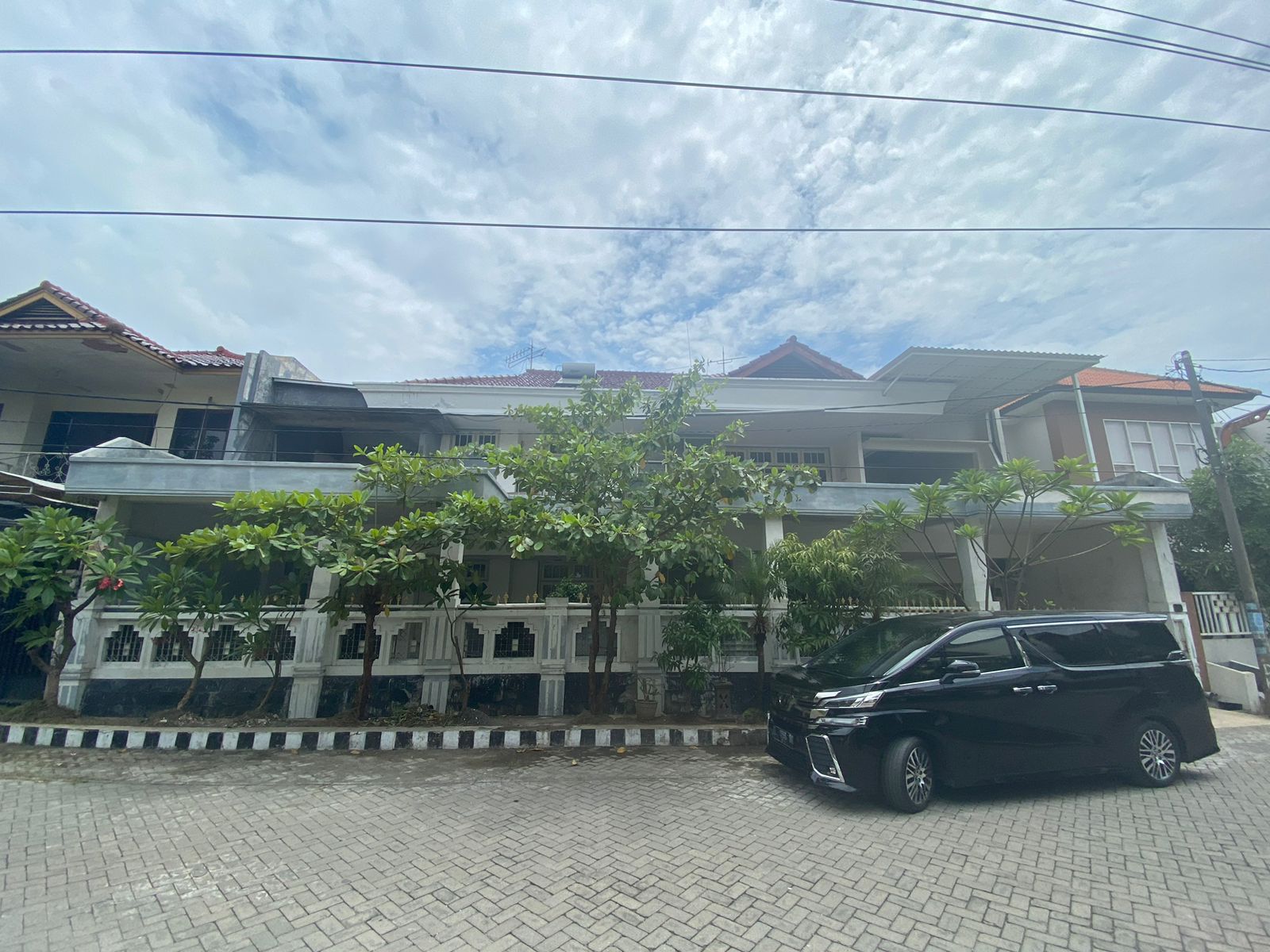 Dijual Rumah Mewah Luas Area Strategis Sidosermo Surabaya Selatan - Image 1