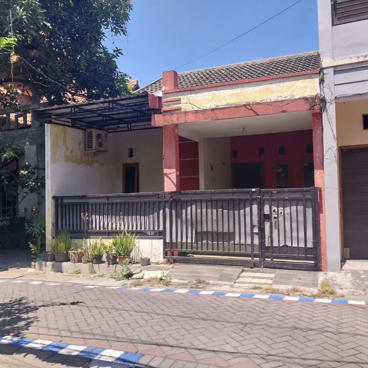 Dijual Rumah Siap Huni Lokasi Kebonsari Surabaya Selatan - Image 1