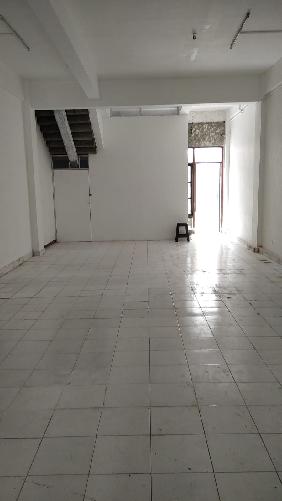 Ruko Strategis Tiga Lantai Disewakan di Raya Darmo Permai Timur Surabaya Barat - Thumbnail 2