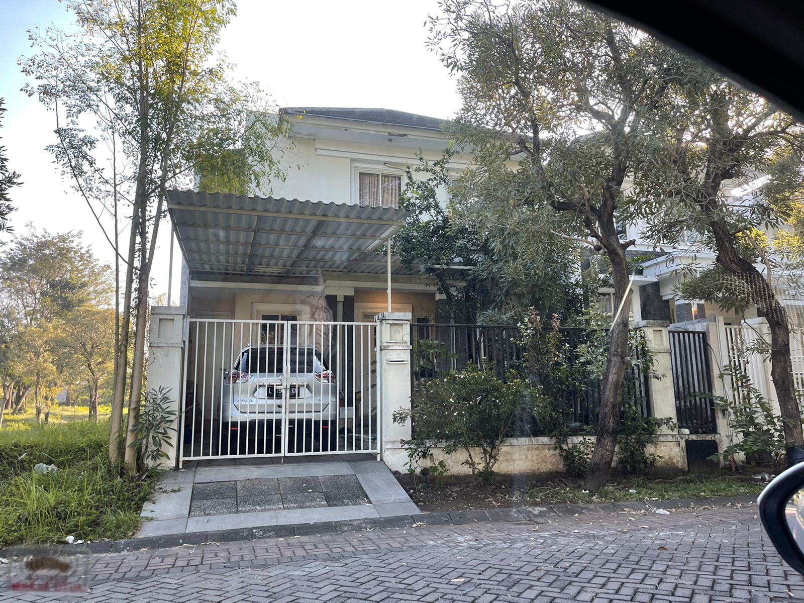 Dijual Rumah Premium Kawasan Strategis Perumahan Alam Galaxy Surabaya Barat - Image 1