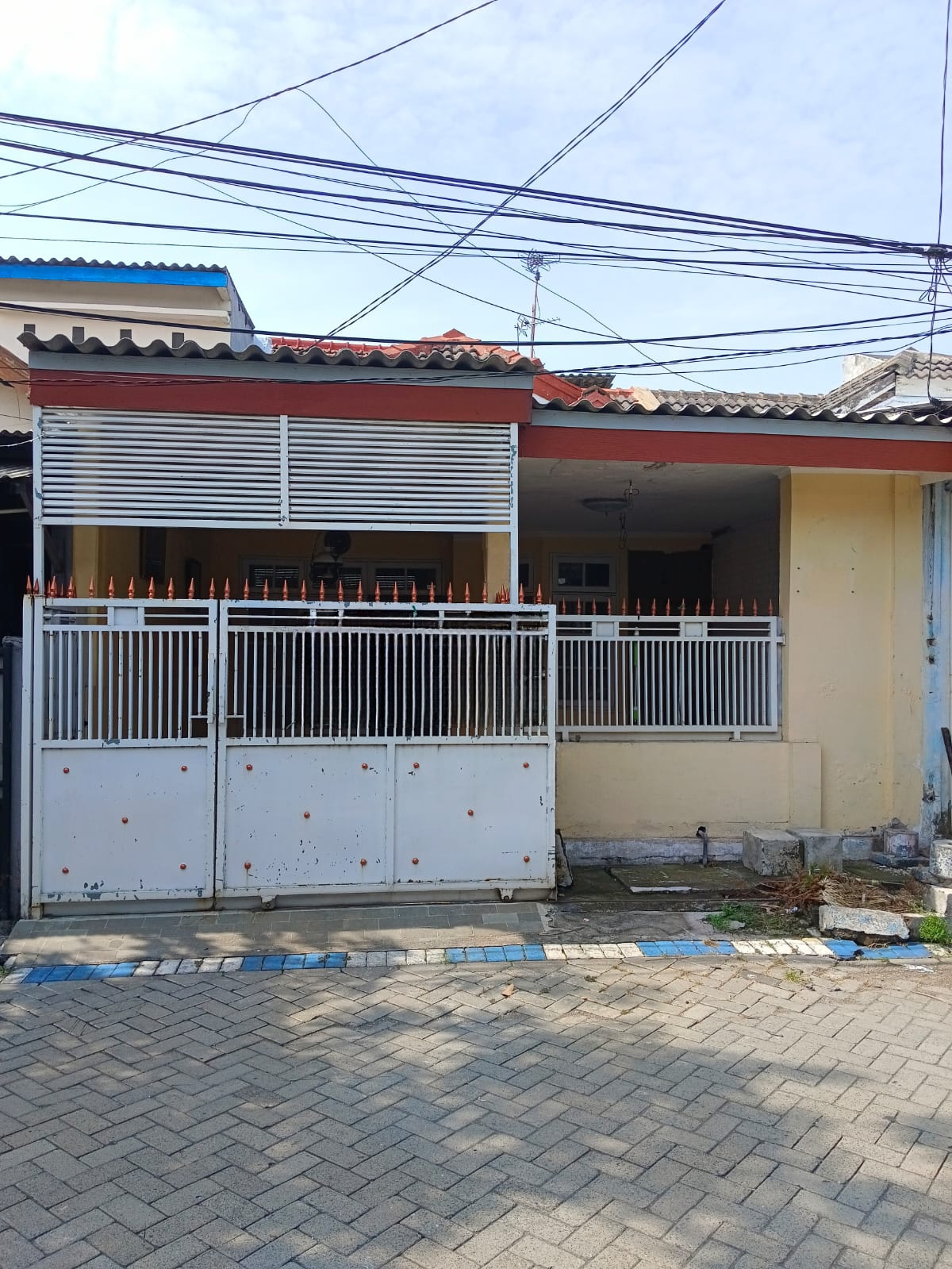 Dijual Rumah Hunian Nyaman Harga Terjangkau di Gading Fajar Sidoarjo - Image 1