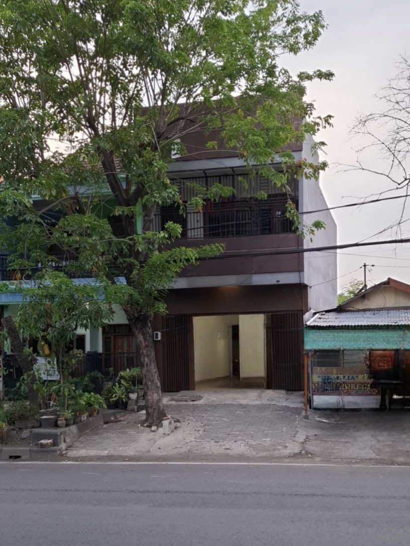 Disewakan Ruko Strategis di Raya Merr Surabaya Timur - Image 1