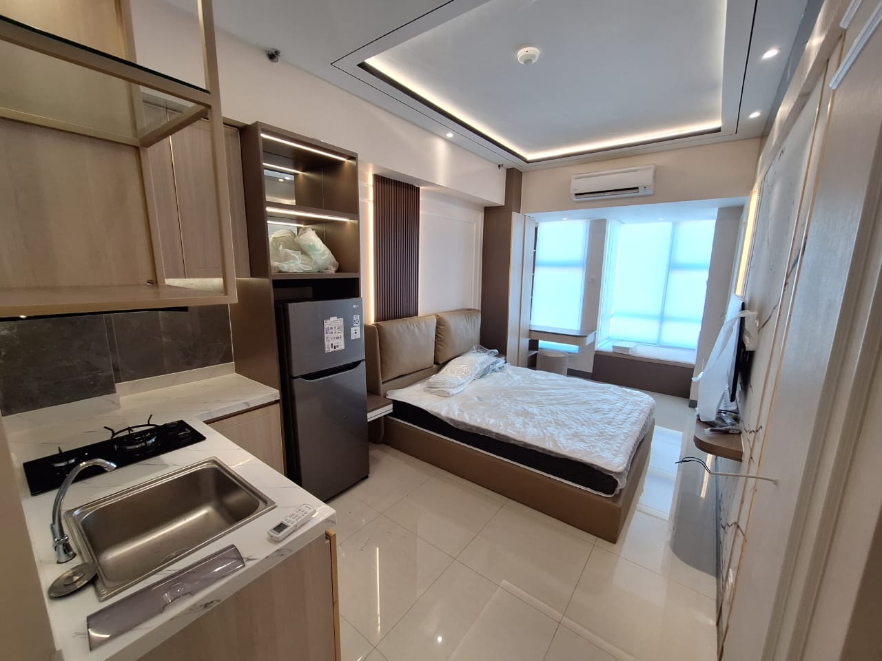 Disewakan Apartemen Benson Tipe Studio Full Furnished Tersambung Pakuwon Mall Surabaya Barat - Image 1