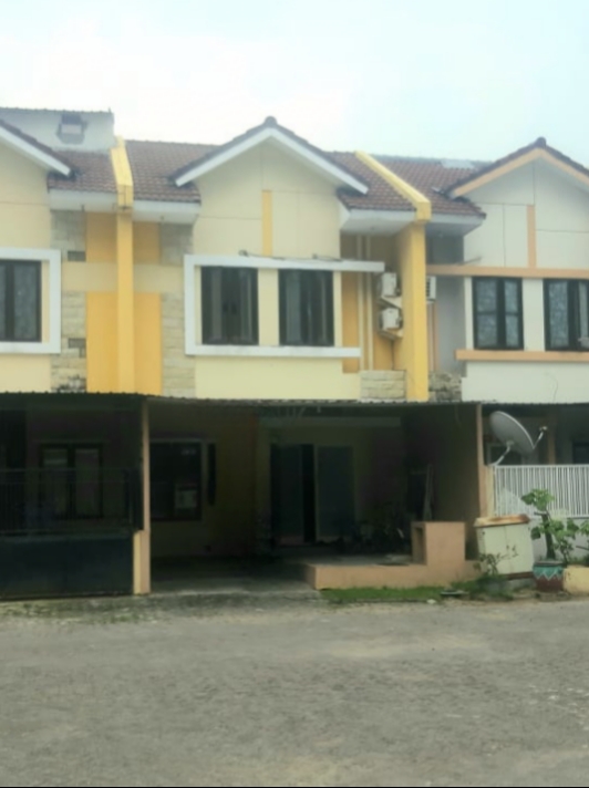 Dijual Cepat Rumah Strategis Perum Palm Oasis Surabaya Barat - Image 1