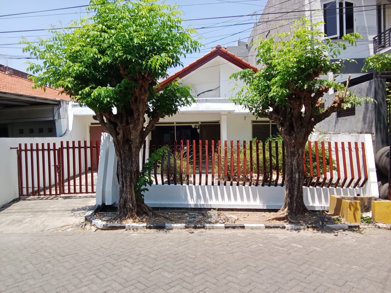 Dijual Rumah Lokasi Strategis Darmo Permai Surabaya Barat - Image 1