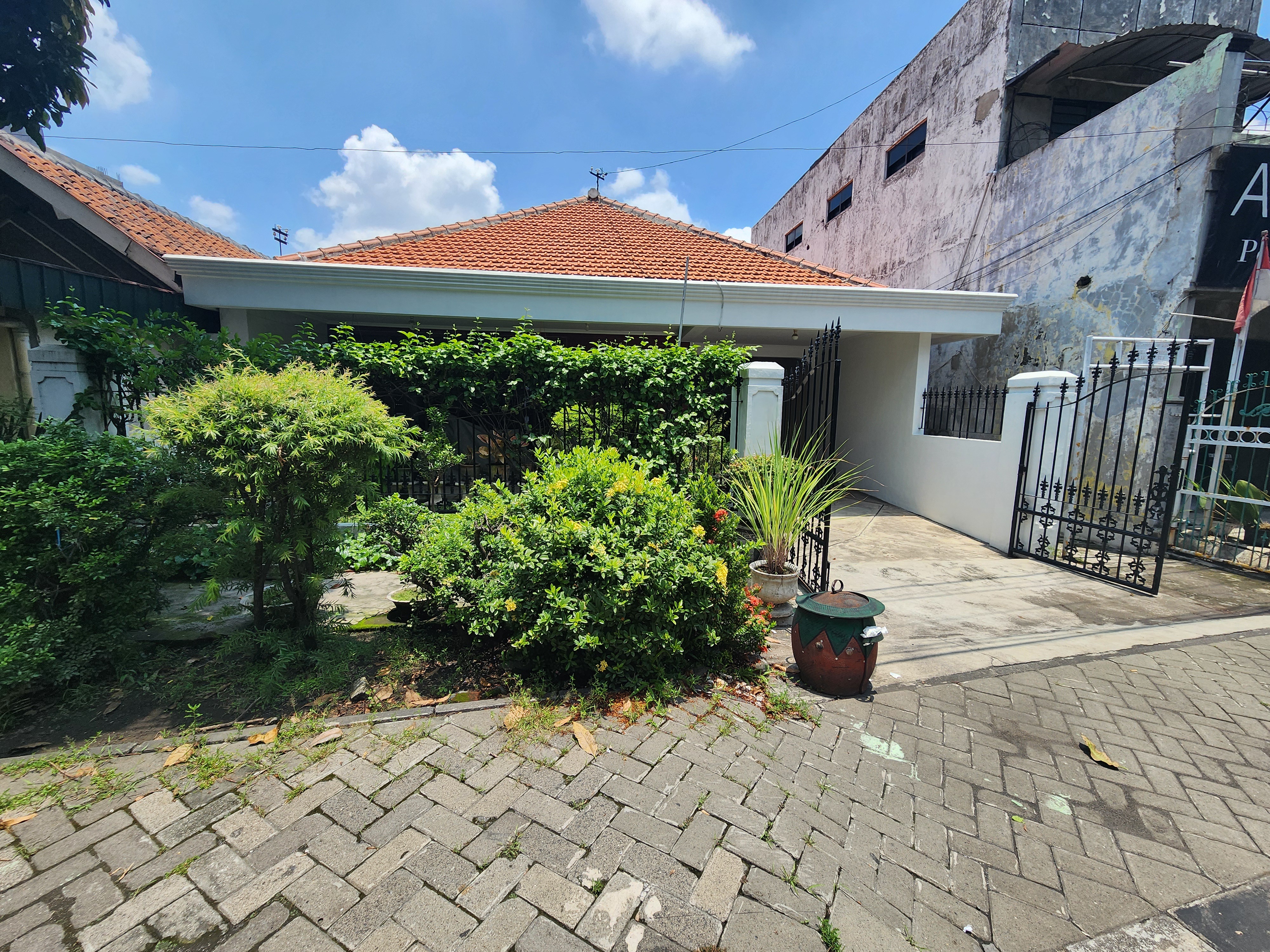 Dijual Rumah Usaha di Joyoboyo Surabaya Pusat - Image 1