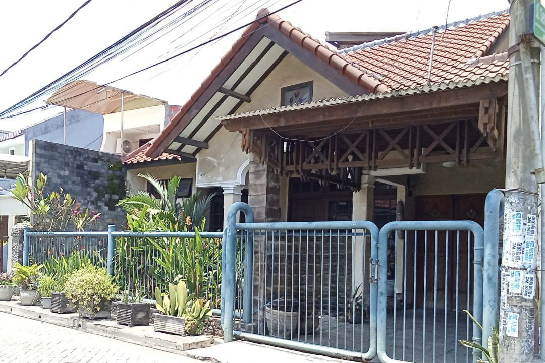 Dijual Rumah Nyaman di Semolowaru Surabaya Timur - Image 1