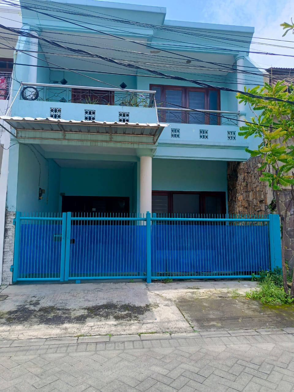Disewakan Rumah Semi Furnished di Dukuh Kupang Surabaya Barat - Image 1