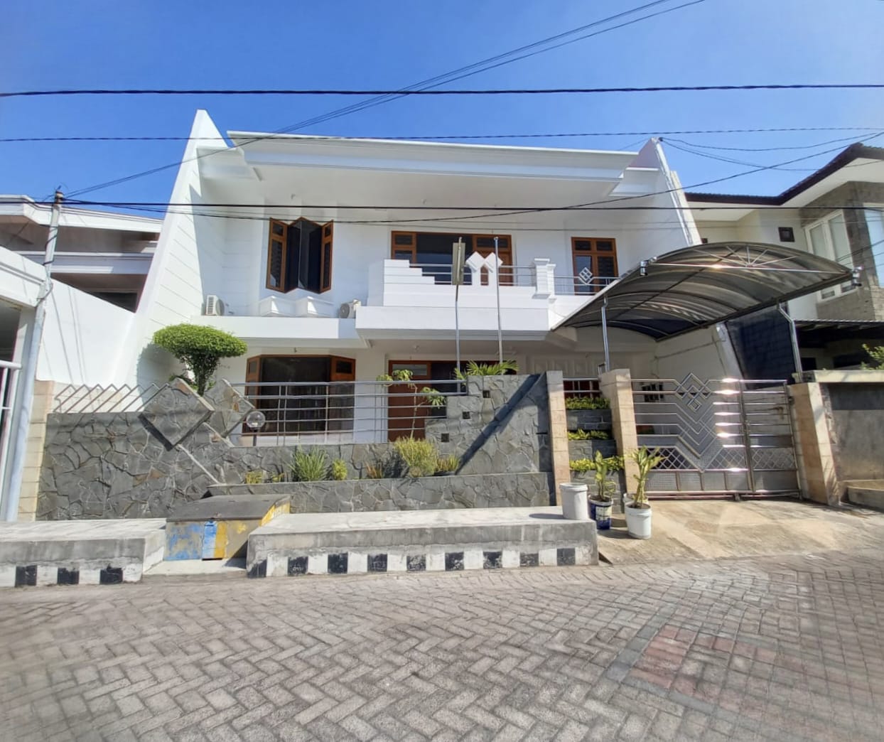 Dijual Rumah Lokasi Manyar Kartika Surabaya Timur - Image 1