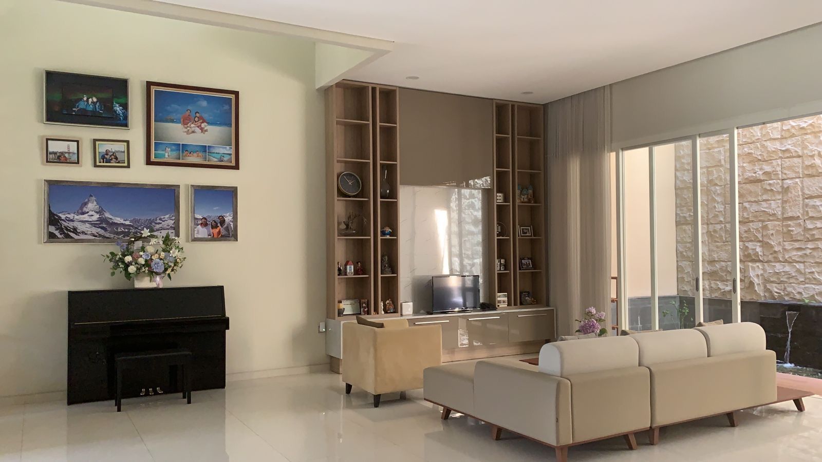 Dijual dan Disewakan Rumah Dekat Supermall di Pakuwon Indah Surabaya Barat - Thumbnail 2
