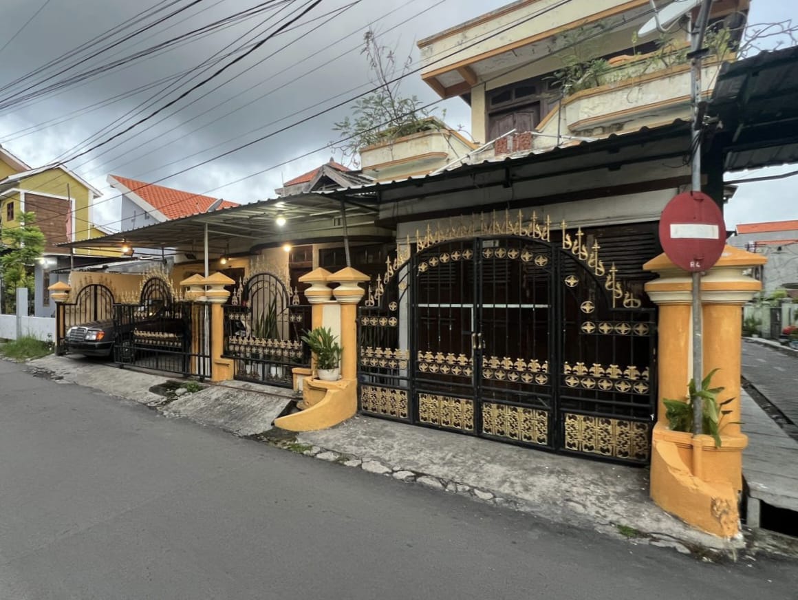 Dijual Rumah Usaha Lokasi Strategis di Manukan Mukti Surabaya Barat - Image 1