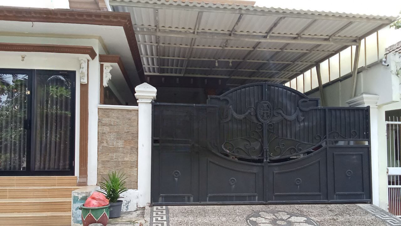 Dijual Rumah Hunian Elegan di Raya Tengger Kandangan Surabaya Barat Lokasi Tenang - Image 1