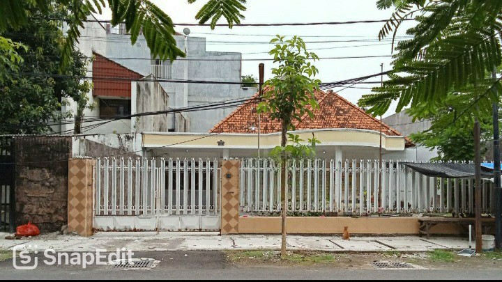 Disewakan Rumah Strategis dan Nyaman di Teuku Umar Surabaya Pusat - Image 1