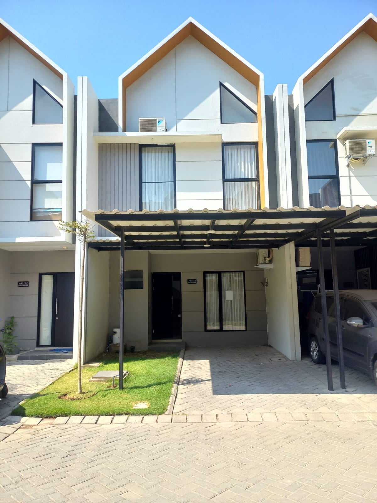 Dijual Rumah Nyaman & Strategis Siap Huni di Eastern Park Surabaya Timur - Image 1