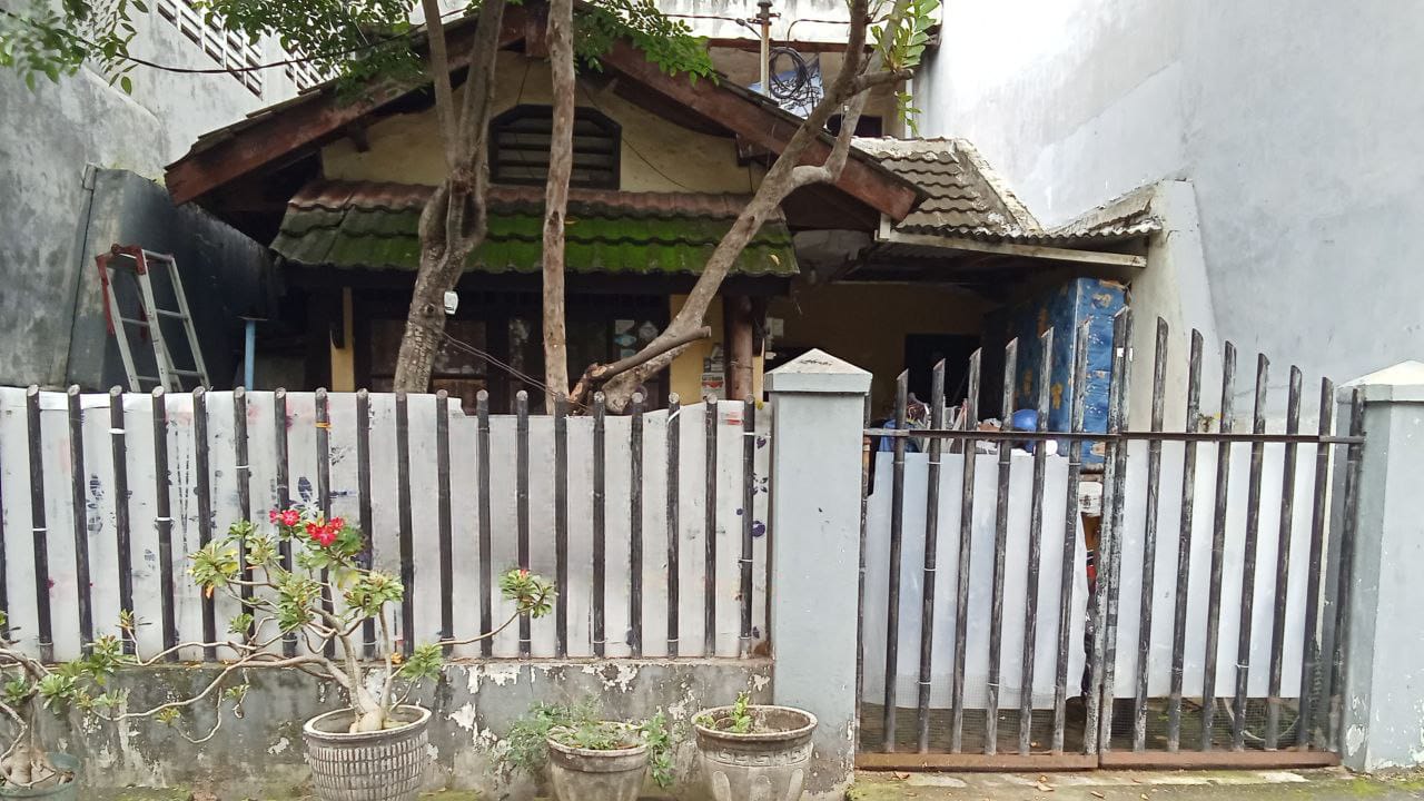 Dijual Rumah Strategis di Wisma Tengger Surabaya Barat Harga Murah - Image 1