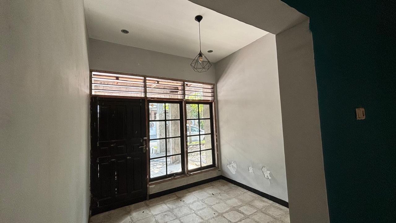 Dijual Lelang Rumah Luas dan Nyaman di Kutisari Indah Selatan Surabaya Timur - Thumbnail 3