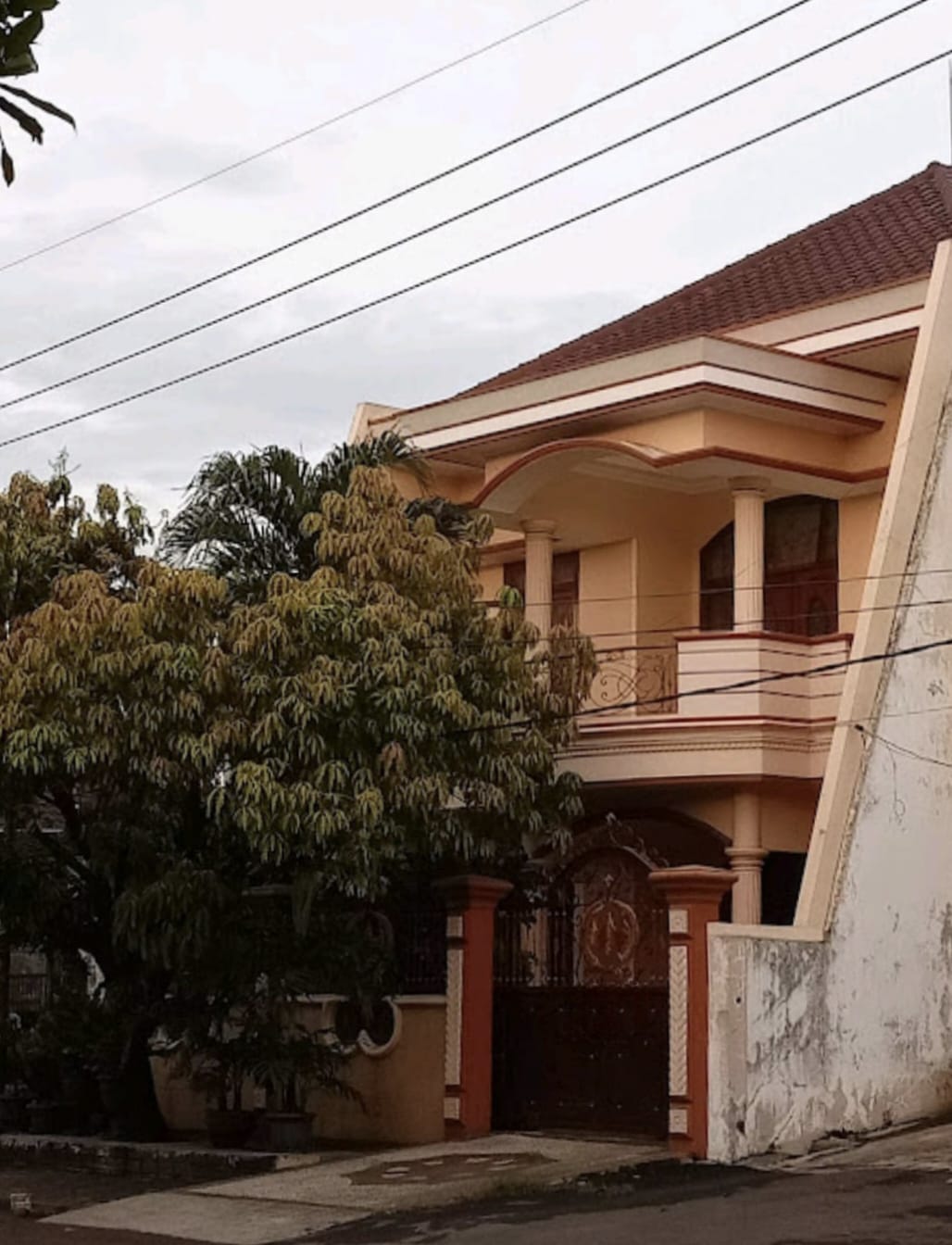 Dijual Rumah Lokasi Strategis Taman Pondok Jati Sidoarjo - Image 1