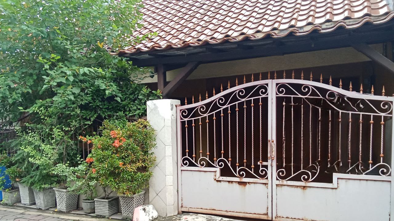 Dijual Rumah Nyaman Strategis di Gubeng Kertajaya Surabaya Timur - Image 1