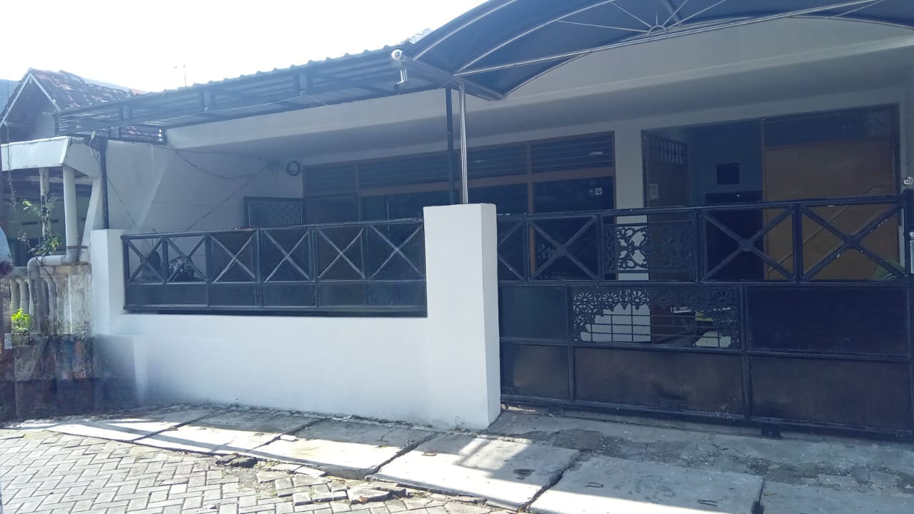 Disewakan Rumah Siap Huni di Manyar Adi Surabaya Timur! - Image 1