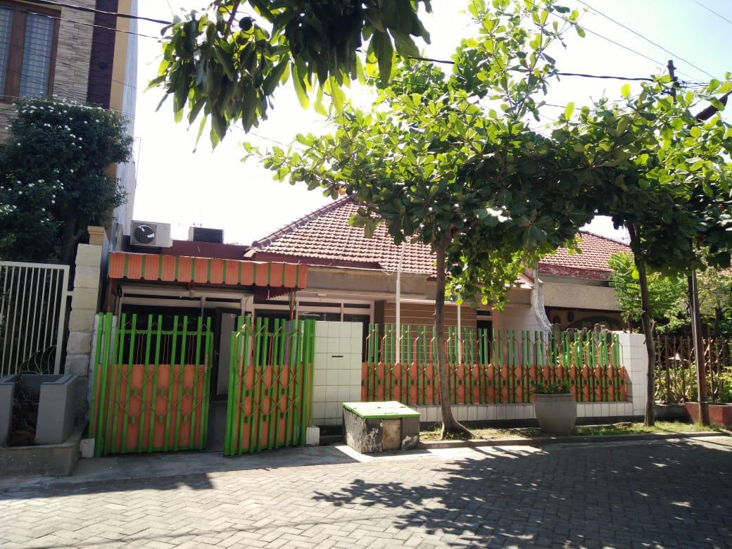 Rumah Dijual di Lokasi Strategis Manyar Tirtoyoso Surabaya Timur - Image 1