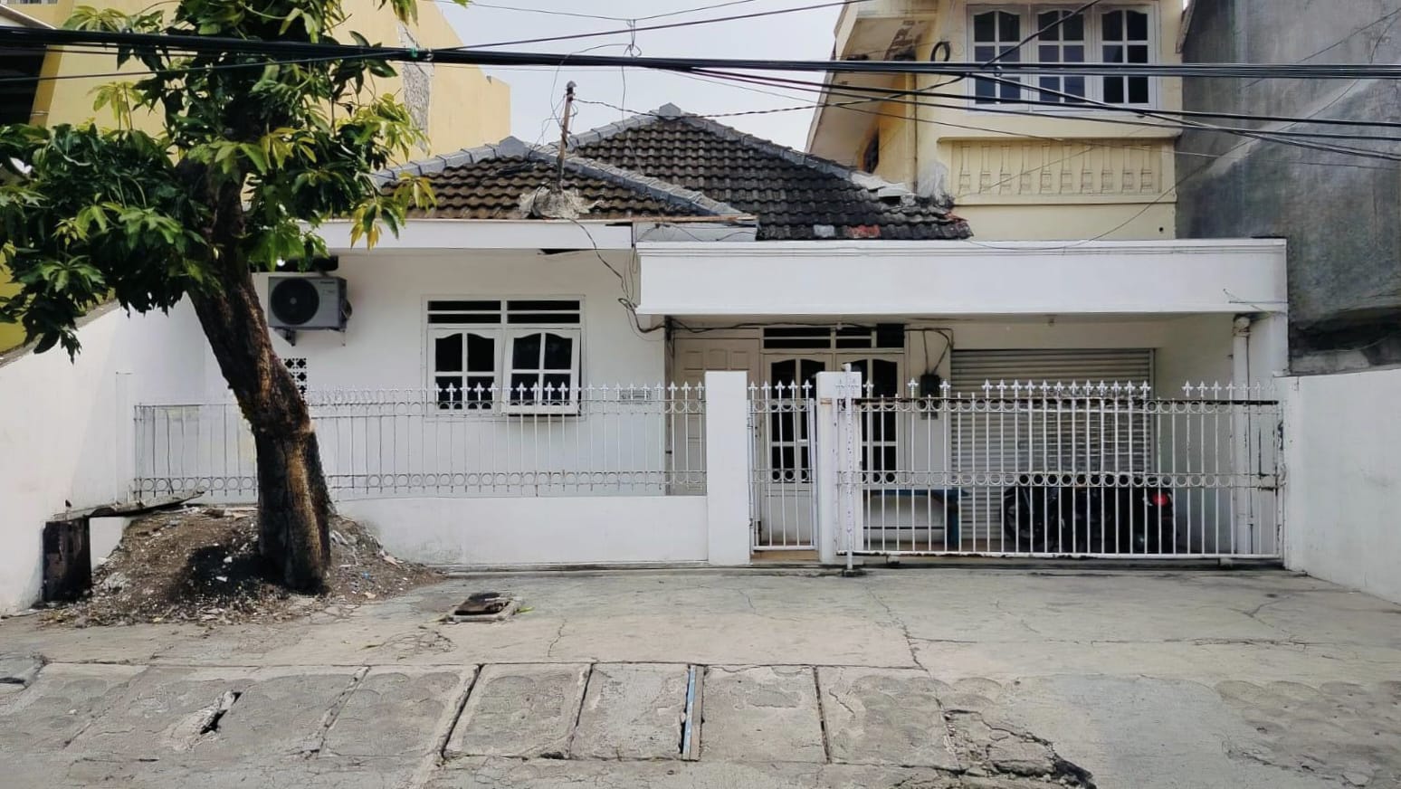 Dijual Rumah Strategis dan Multifungsi di Simomulyo Surabaya Barat - Image 1