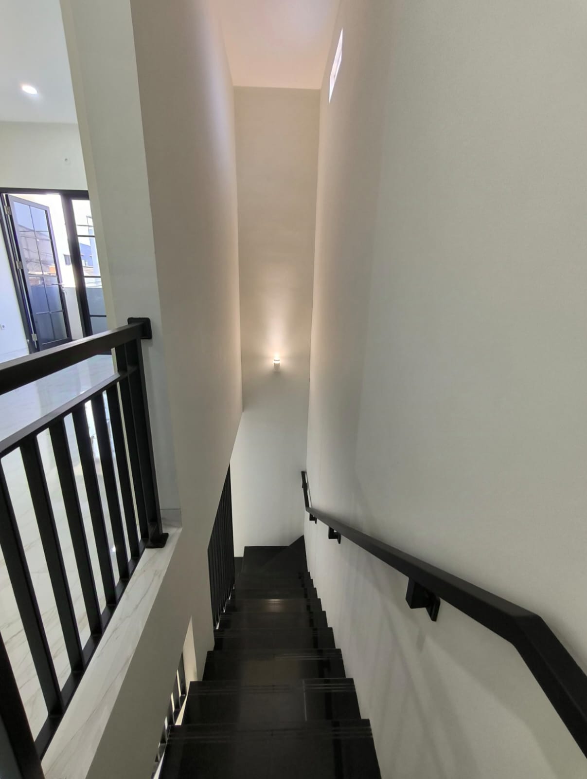 Dijual Rumah Baru 2 Lantai Siap Huni di Virgo Surabaya Timur - Image 1