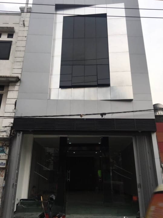 Dijual Ruko 3,5 Lantai Lokasi Strategis di Raya Dupak Surabaya Utara - Image 1