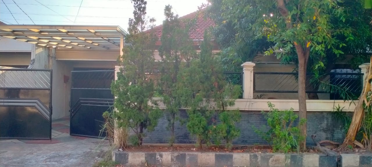 Disewakan Rumah Semi Furnished di Kertajaya Indah Surabaya Timur - Image 1