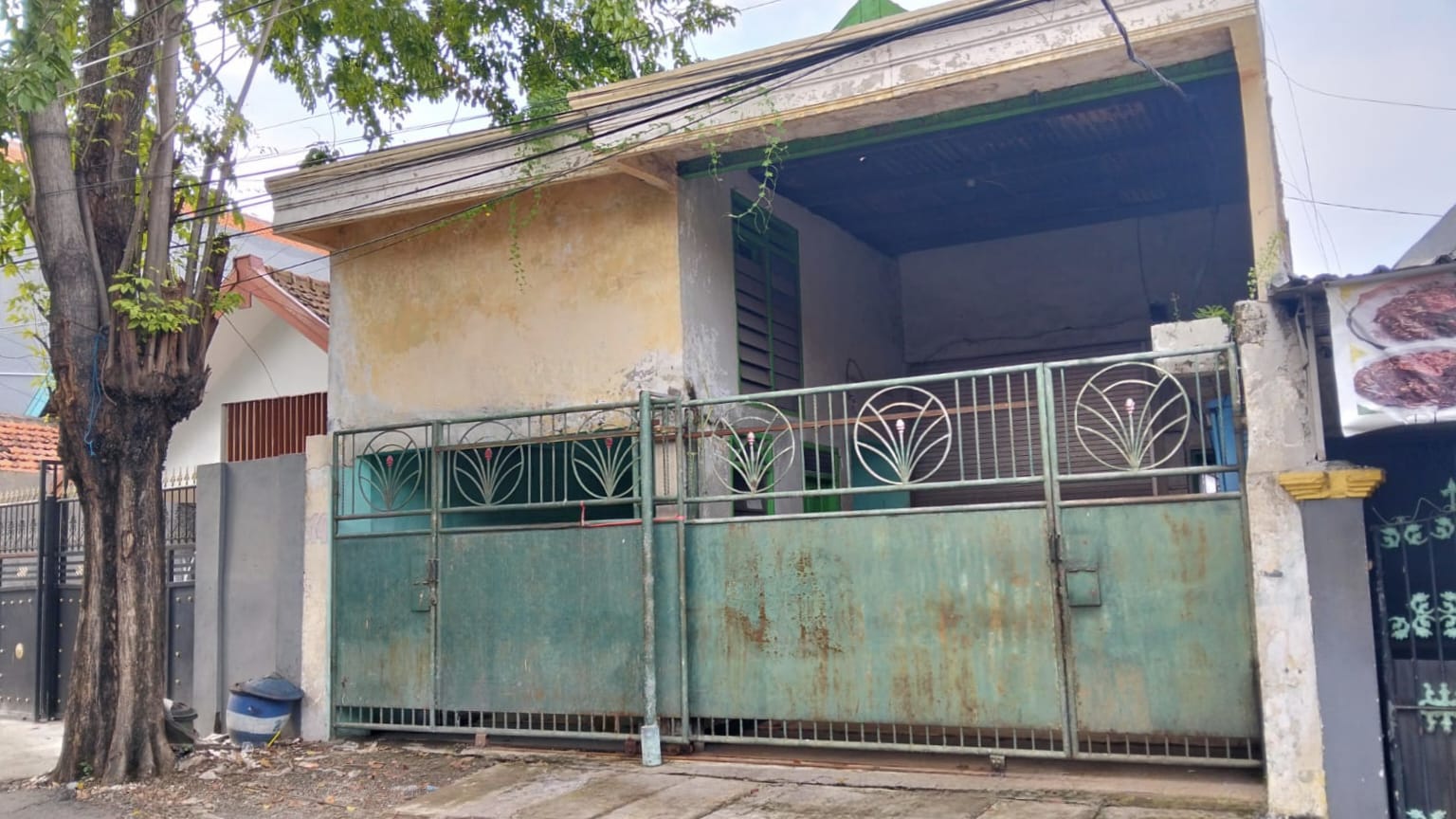 Dijual Rumah Nyaman dan Strategis di Raya Simo Gunung Surabaya Barat - Image 1